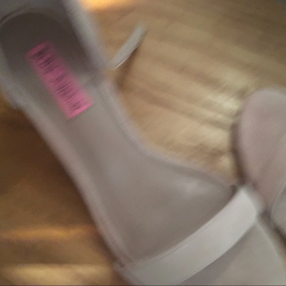 Betsey Johnson Nyla sandals - Picture 4 of 5